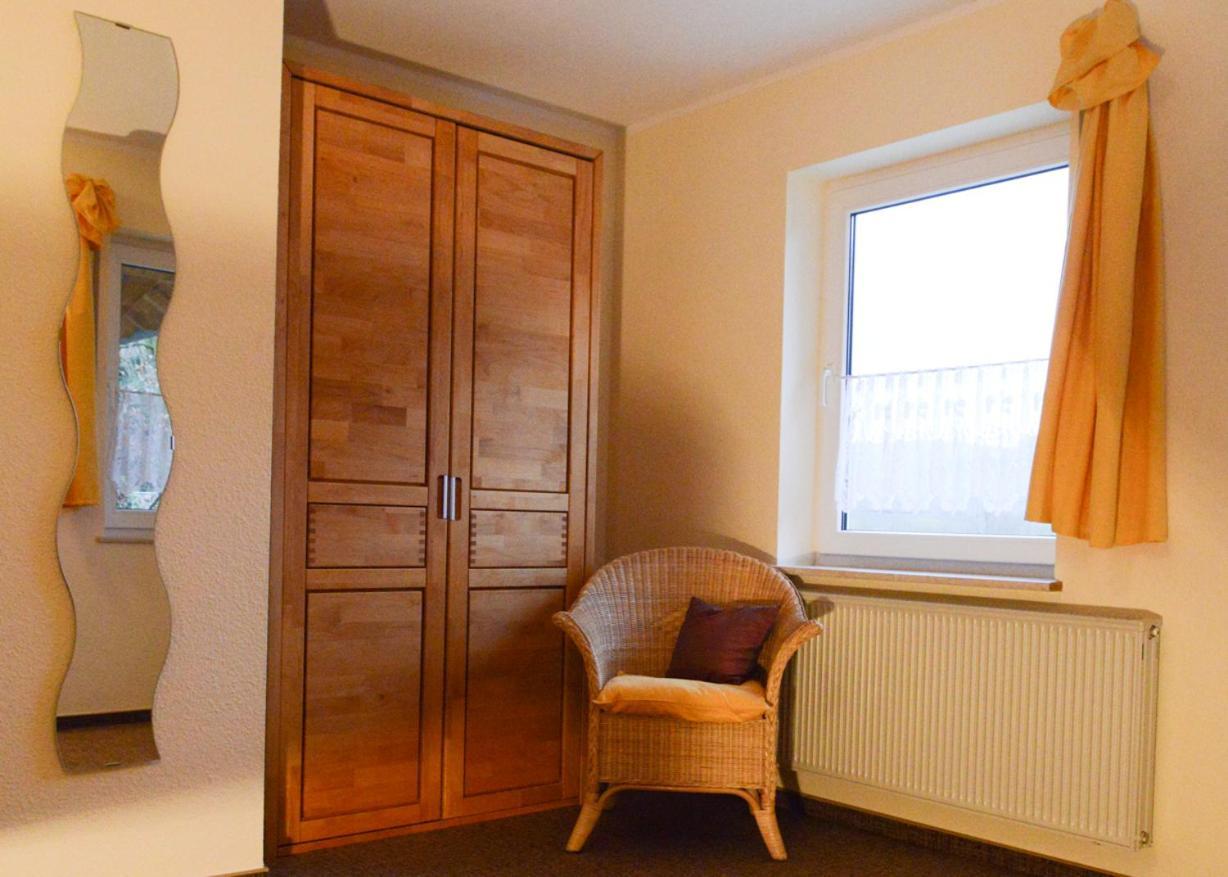 Gaestehaus Simonis Pünderich Exteriör bild