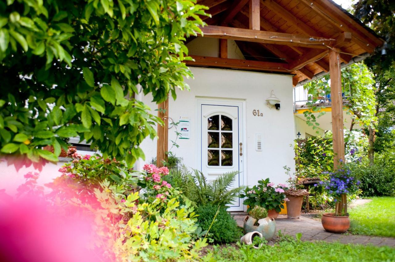 Gaestehaus Simonis Pünderich Exteriör bild